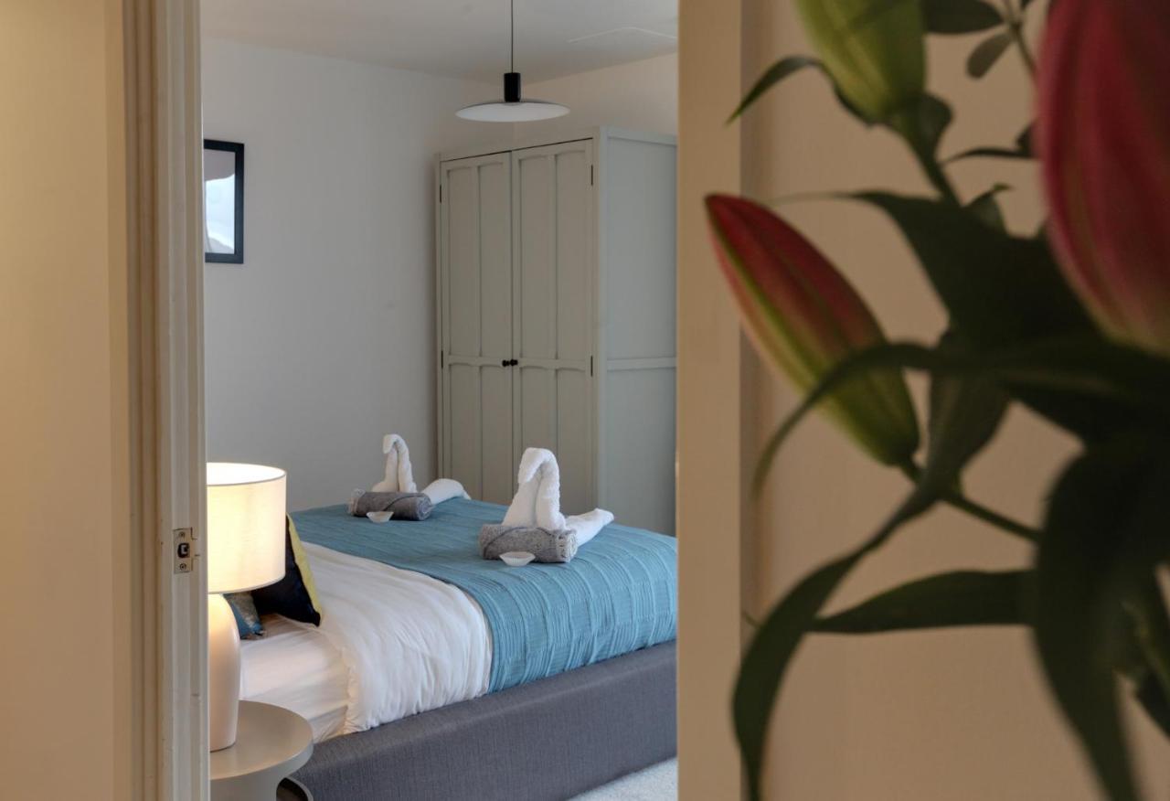 - The Shoreditch, Angel, Old Street * Londra